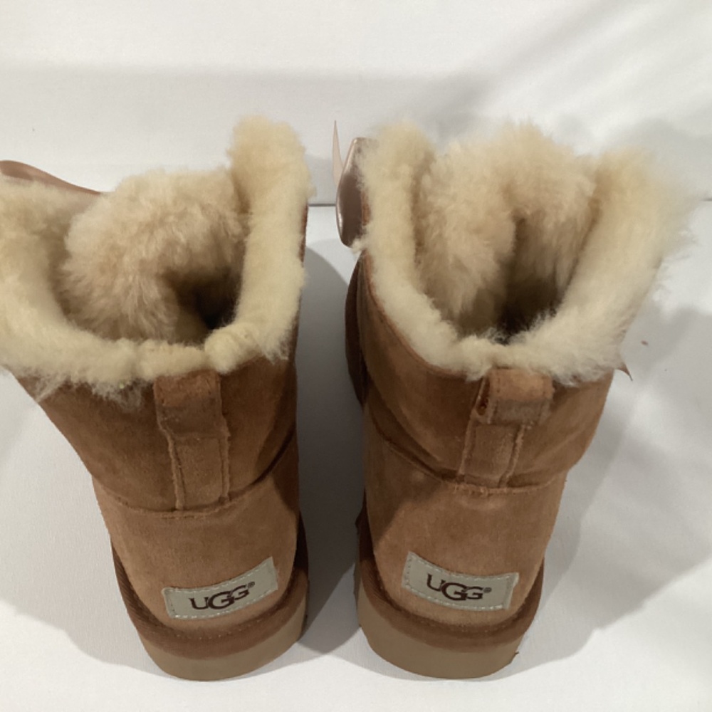 UGG boot - Picture 3 of 6
